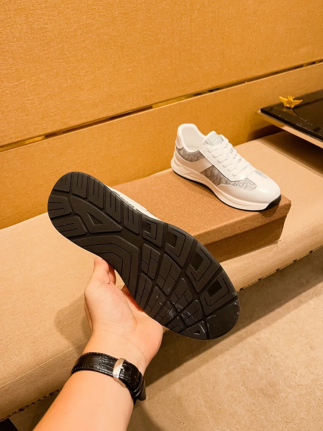 Men's shoes 💰 420💰🔥【Dior】🔥High-end brand of men's shoes official website 1:1 latest masterpiece: the upper is made of Italian imported first-layer cowhide with technical cloth fabric, the original comfortable and breathable lining ➕the original non-slip and wear-resistant outsole🔥, making walking more convenient and comfortable! An exclusive new model, a stunning work, a beautiful 1:1 replica [color] compared to the official quality! Create a fashionable personality to set off your uniqueness! A must-have for trendy men! Classic🔥Size: 38-44 Color: 🔥 2⃣️colors available🔥